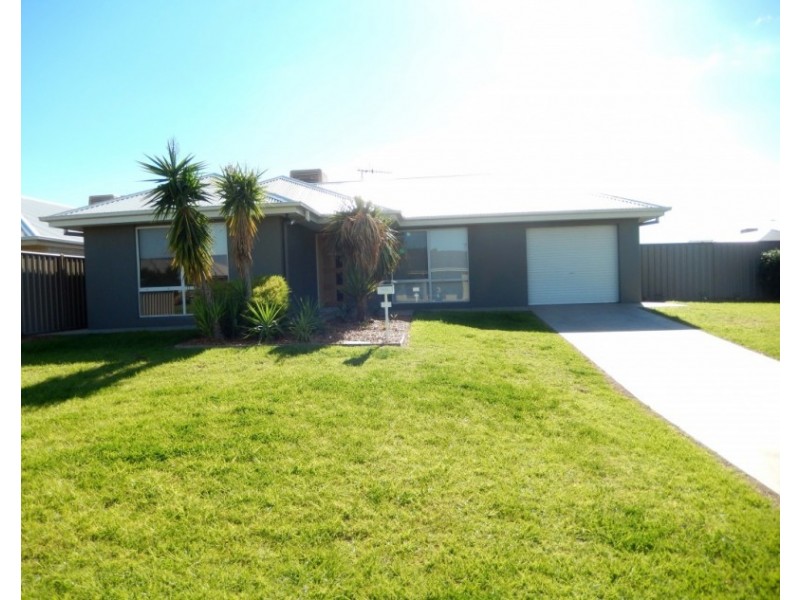 16 Zirilli Avenue, Griffith NSW 2680