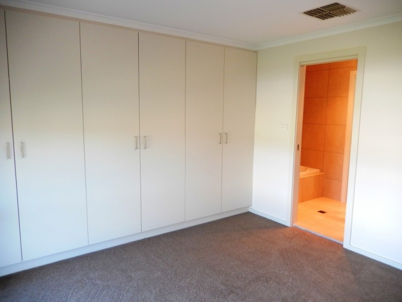 16 Zirilli Avenue, Griffith NSW 2680