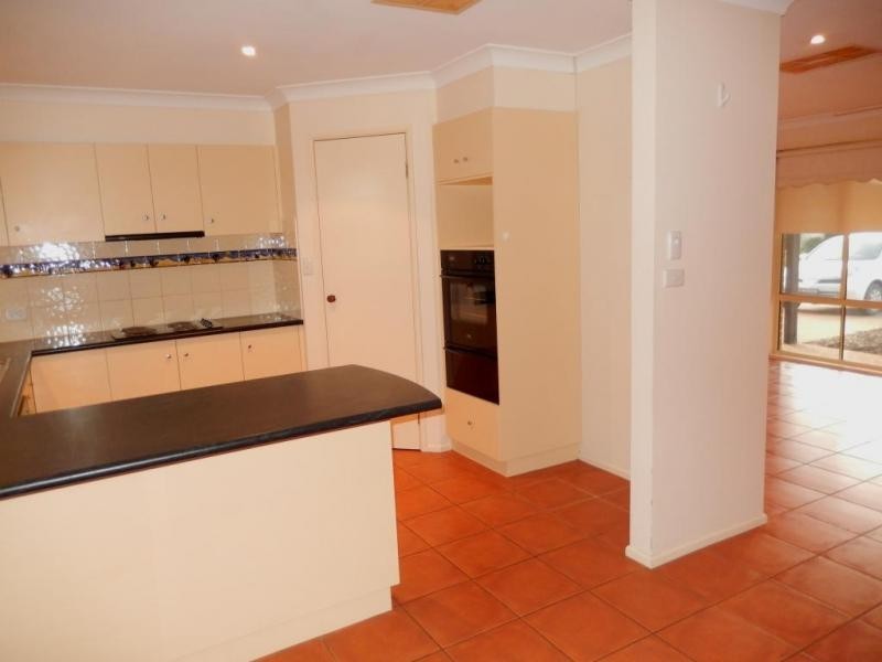 16 Montrose Drive, Griffith NSW 2680