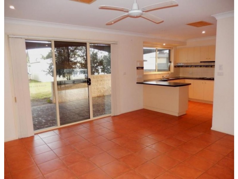 16 Montrose Drive, Griffith NSW 2680