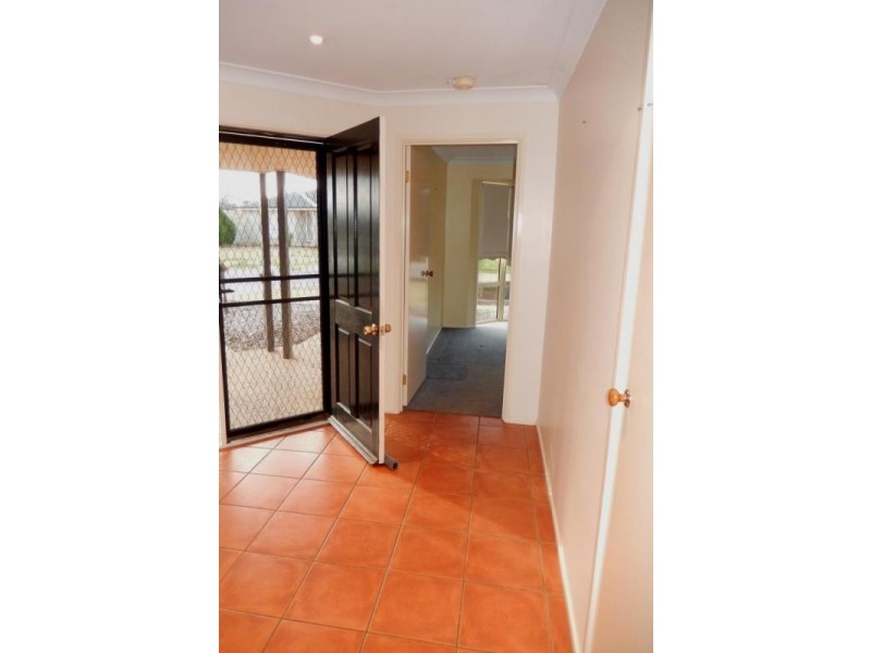 16 Montrose Drive, Griffith NSW 2680