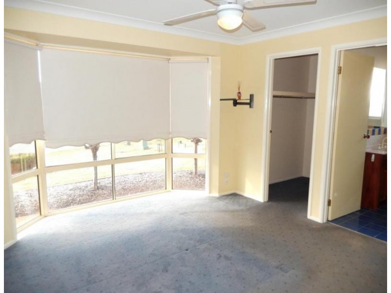 16 Montrose Drive, Griffith NSW 2680