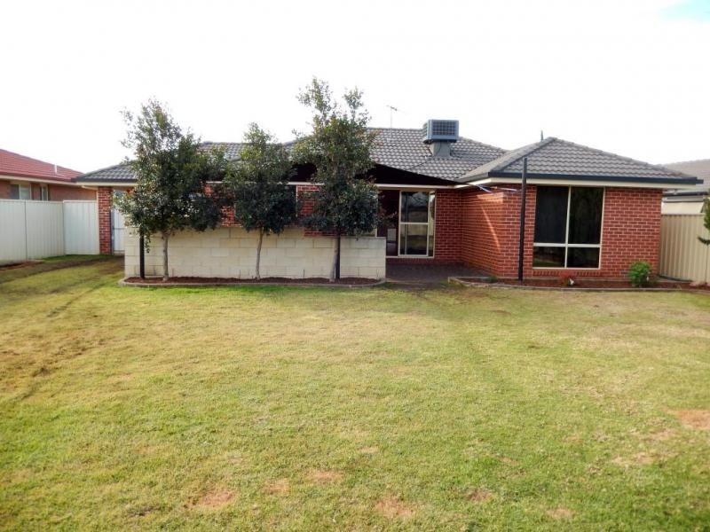 16 Montrose Drive, Griffith NSW 2680