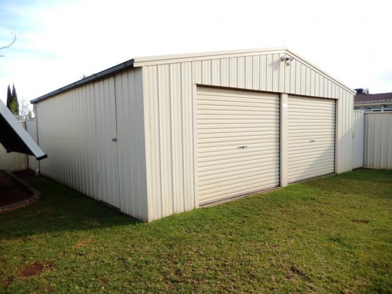 16 Montrose Drive, Griffith NSW 2680