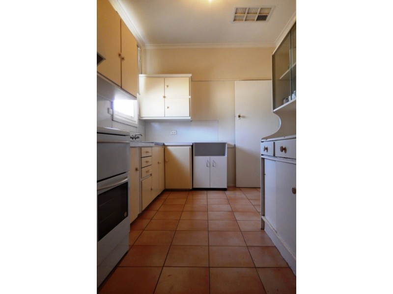 7 South Avenue, Yenda NSW 2681