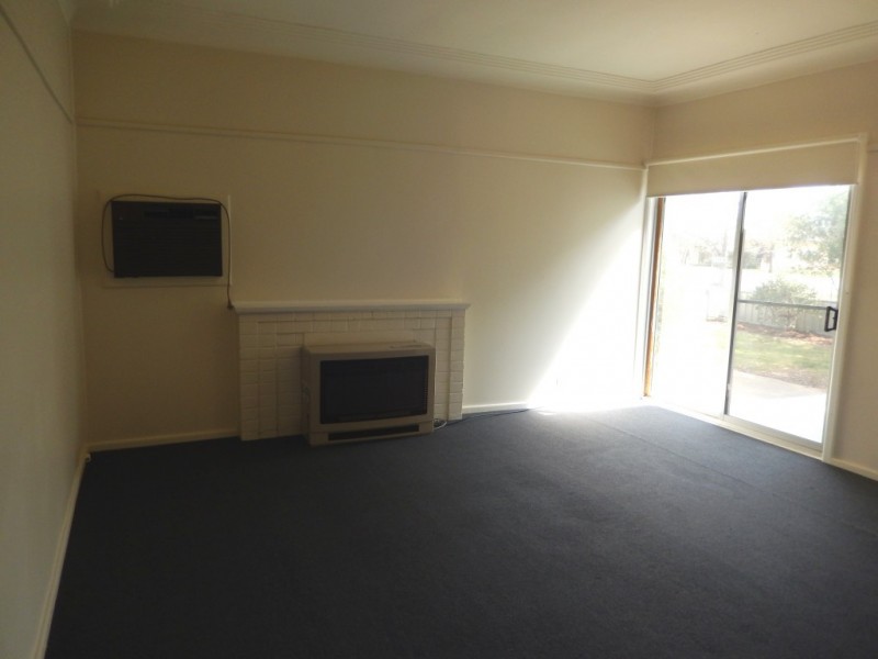 7 South Avenue, Yenda NSW 2681