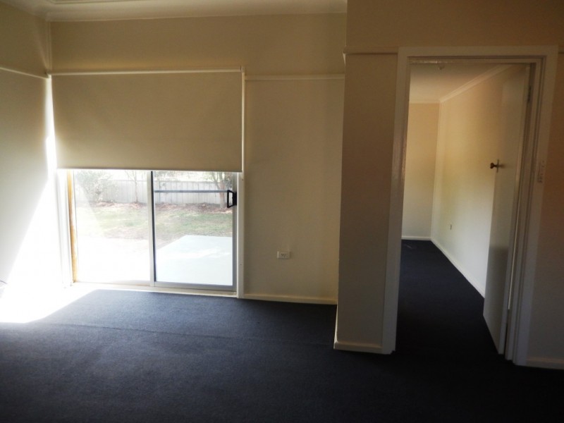 7 South Avenue, Yenda NSW 2681