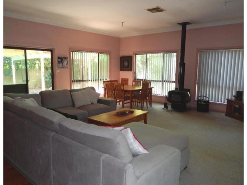 5 Carrathool Street, Griffith NSW 2680