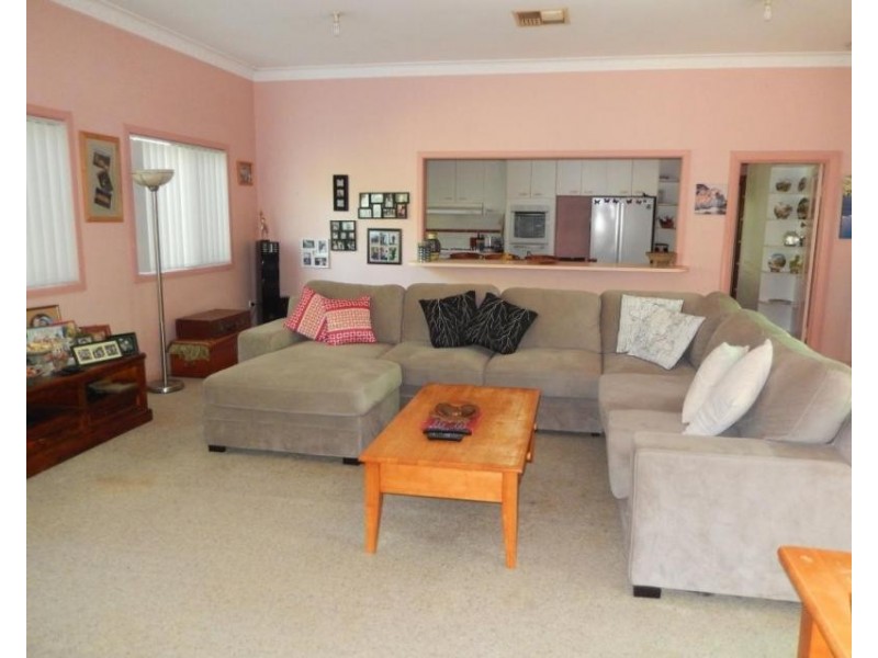 5 Carrathool Street, Griffith NSW 2680