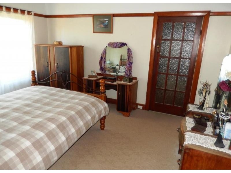 5 Carrathool Street, Griffith NSW 2680