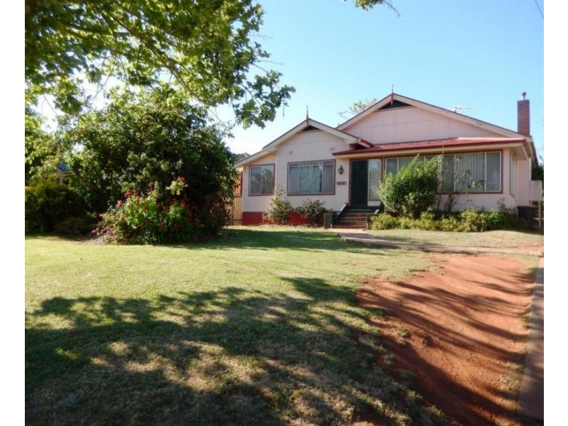 5 Carrathool Street, Griffith NSW 2680