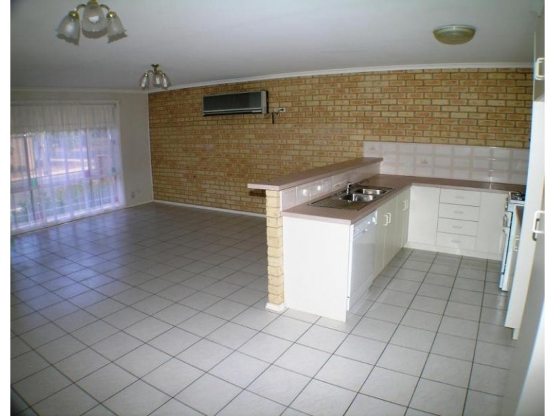 2/103 Daines Street, Griffith NSW 2680