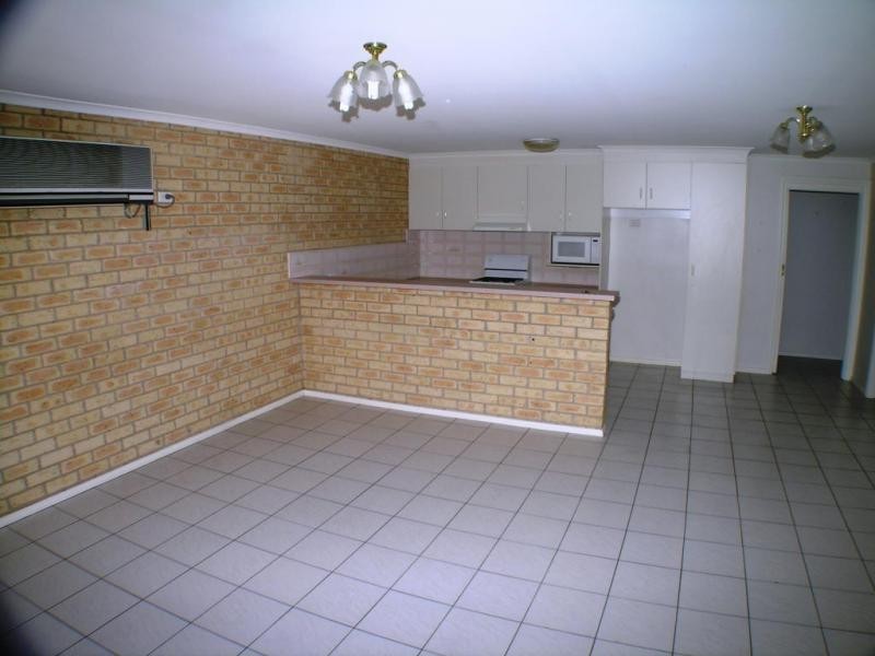 2/103 Daines Street, Griffith NSW 2680