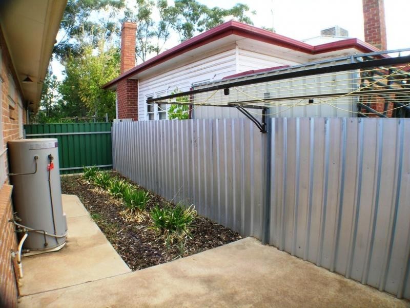 2/103 Daines Street, Griffith NSW 2680