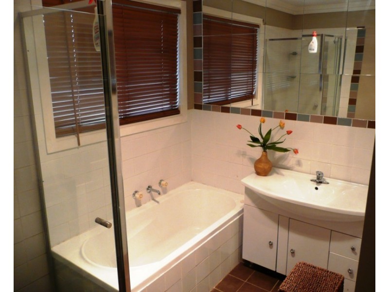 18 Lowde Street, Nericon NSW 2680