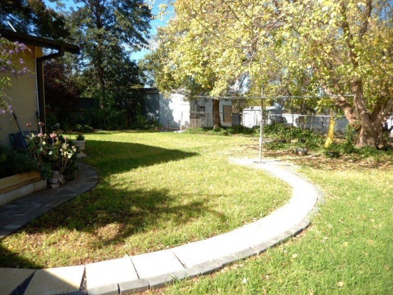 18 Lowde Street, Nericon NSW 2680