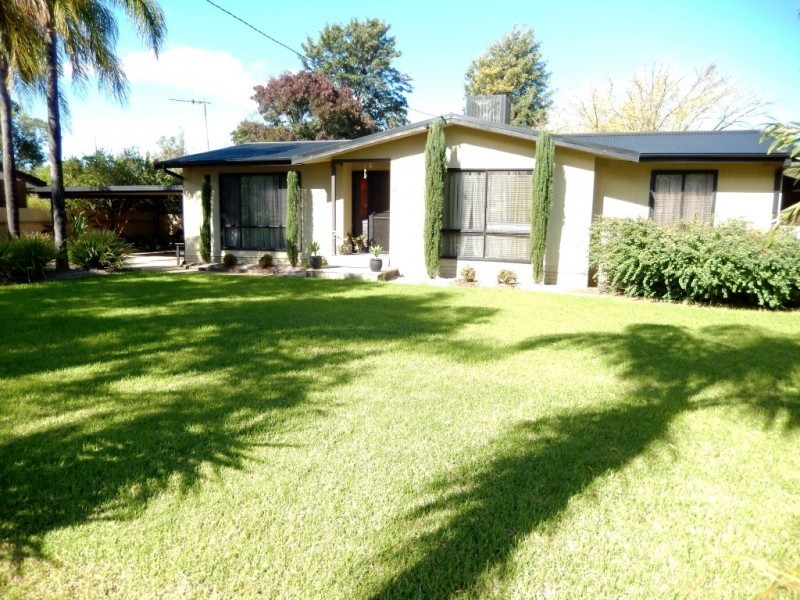 18 Lowde Street, Nericon NSW 2680