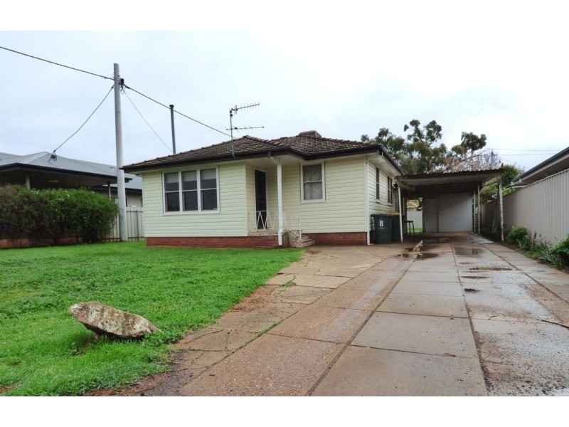 8A Kooringal Avenue, Griffith NSW 2680