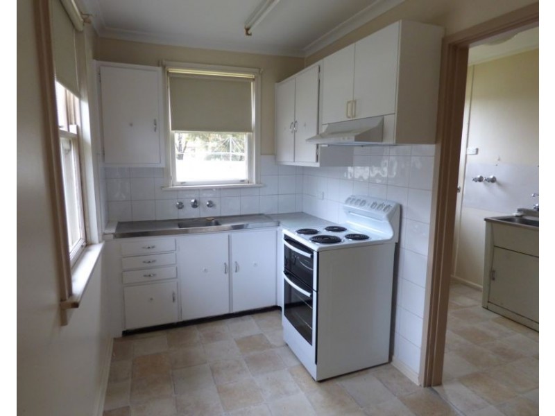 8A Kooringal Avenue, Griffith NSW 2680