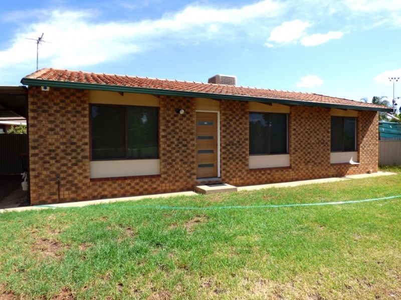 4 Johnson Place, Griffith NSW 2680
