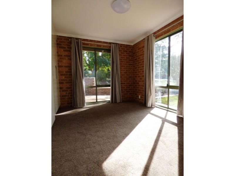 18 Graham Street, Griffith NSW 2680