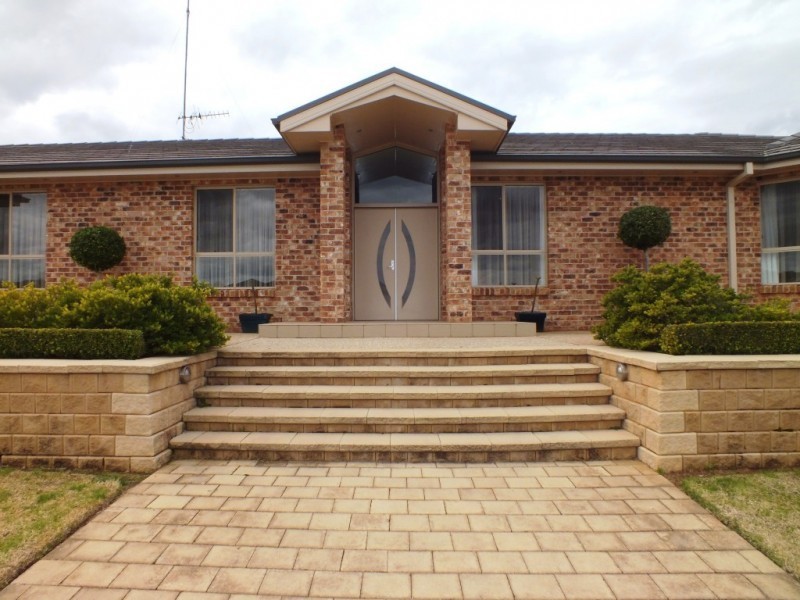 24 Brooks Street, Griffith NSW 2680