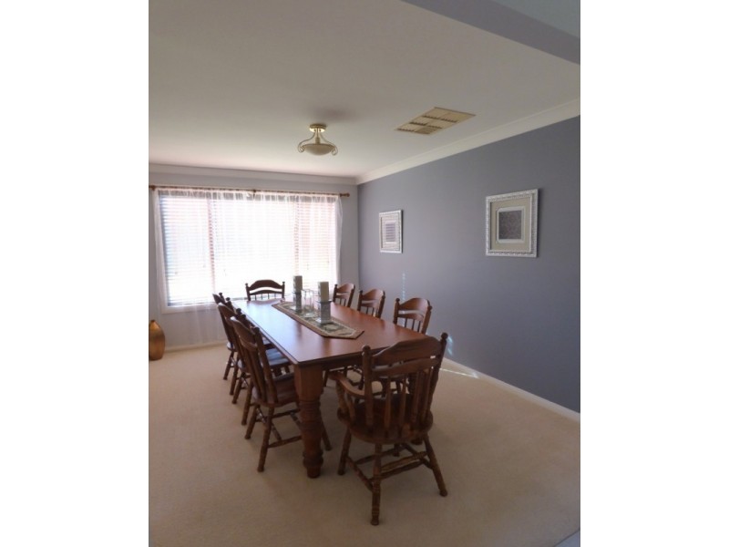 76 Lakes Road, Griffith NSW 2680