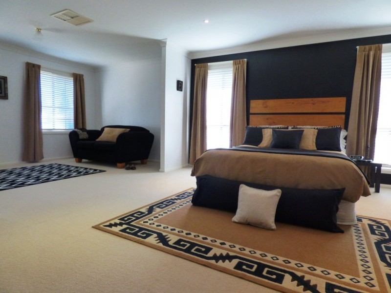 76 Lakes Road, Griffith NSW 2680