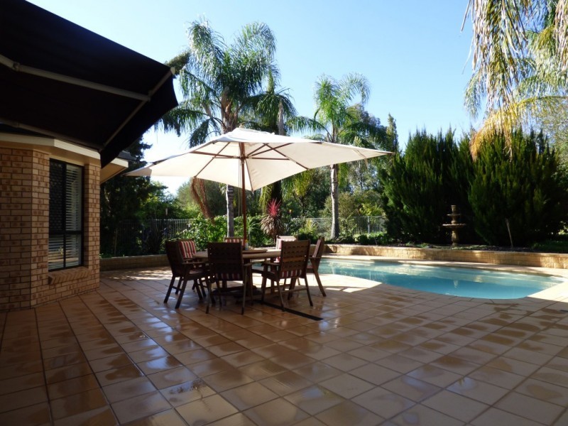 76 Lakes Road, Griffith NSW 2680
