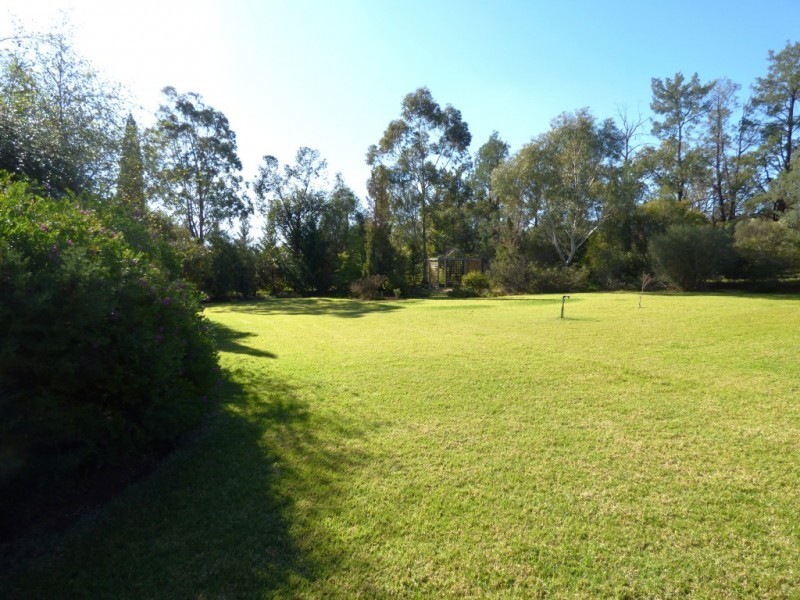 76 Lakes Road, Griffith NSW 2680
