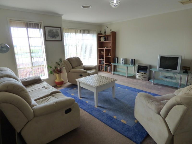 52 Calabria Road, Griffith NSW 2680