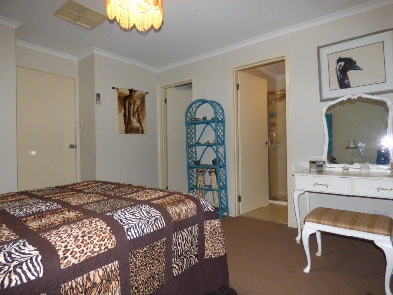 52 Calabria Road, Griffith NSW 2680