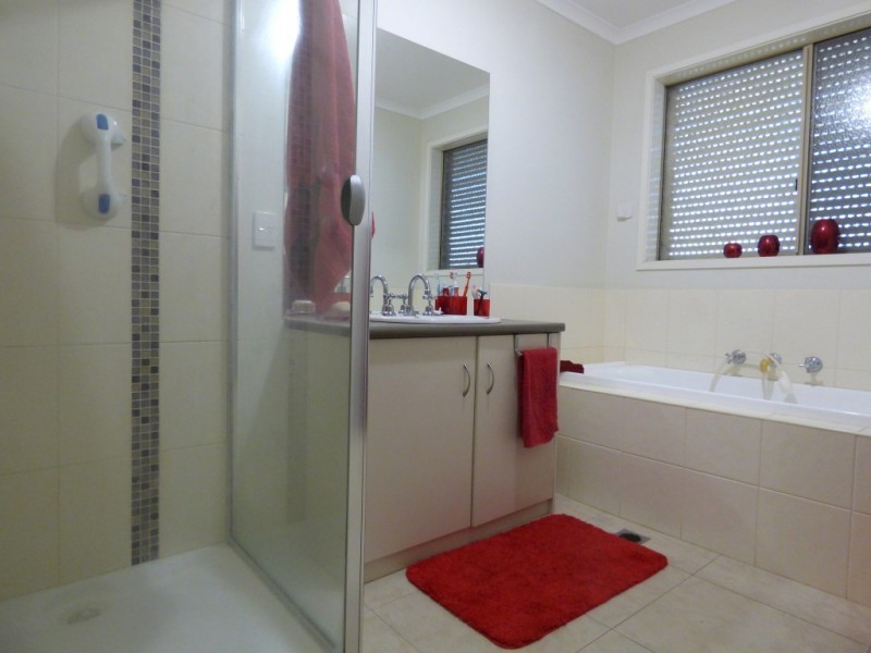 52 Calabria Road, Griffith NSW 2680