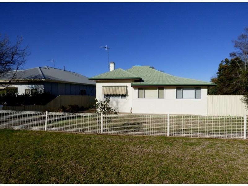 22 Carrathool Street, Griffith NSW 2680