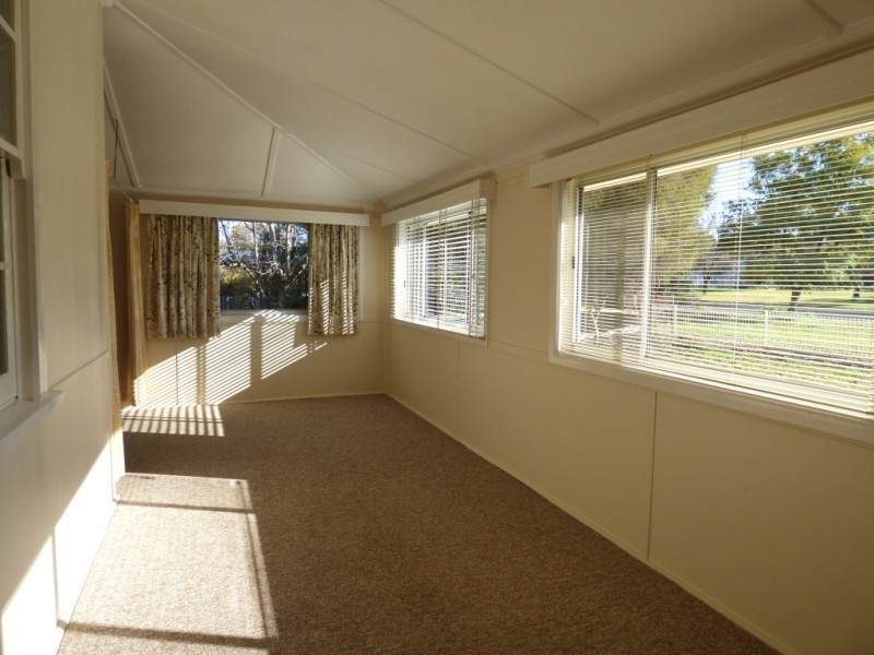 22 Carrathool Street, Griffith NSW 2680