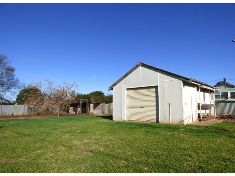 22 Carrathool Street, Griffith NSW 2680