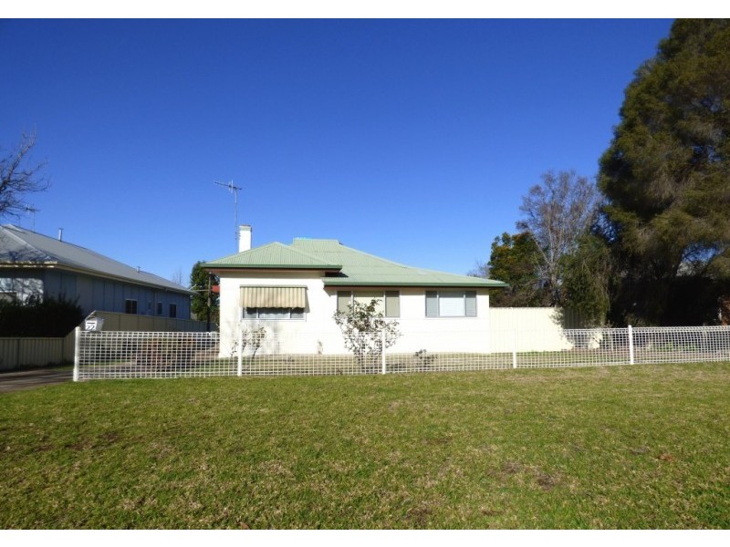 22 Carrathool Street, Griffith NSW 2680