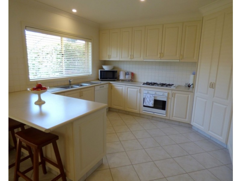 13 Albion Grove Crescent, Griffith NSW 2680