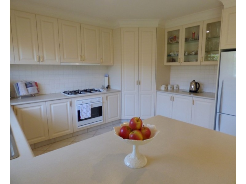 13 Albion Grove Crescent, Griffith NSW 2680