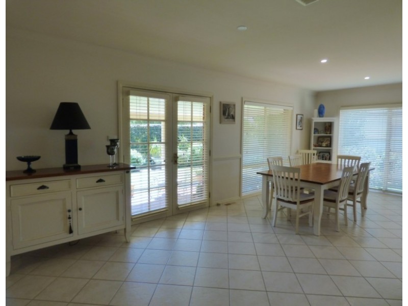 13 Albion Grove Crescent, Griffith NSW 2680