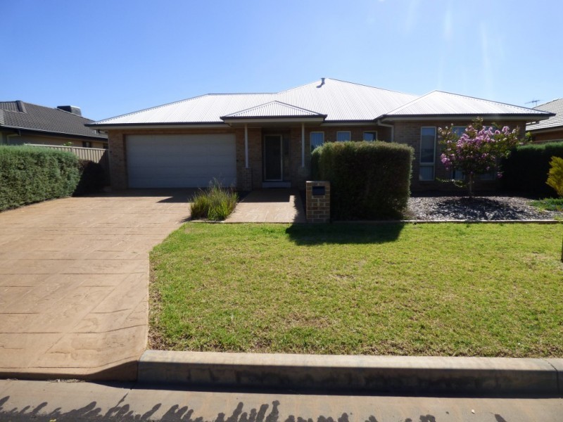 6 Tucker Street, Griffith NSW 2680