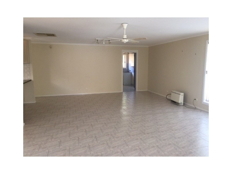 5 Robertson Street, Griffith NSW 2680