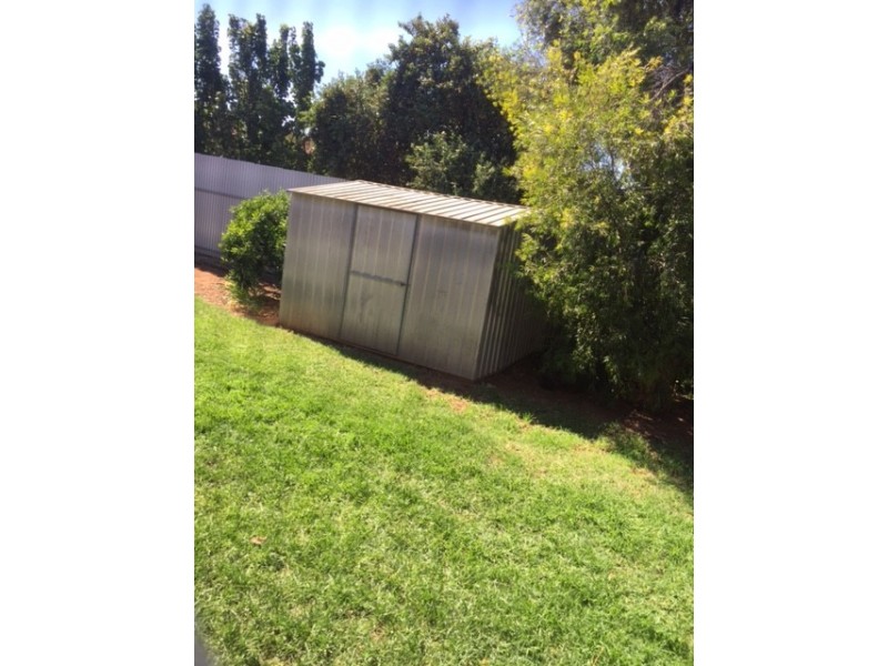 5 Robertson Street, Griffith NSW 2680