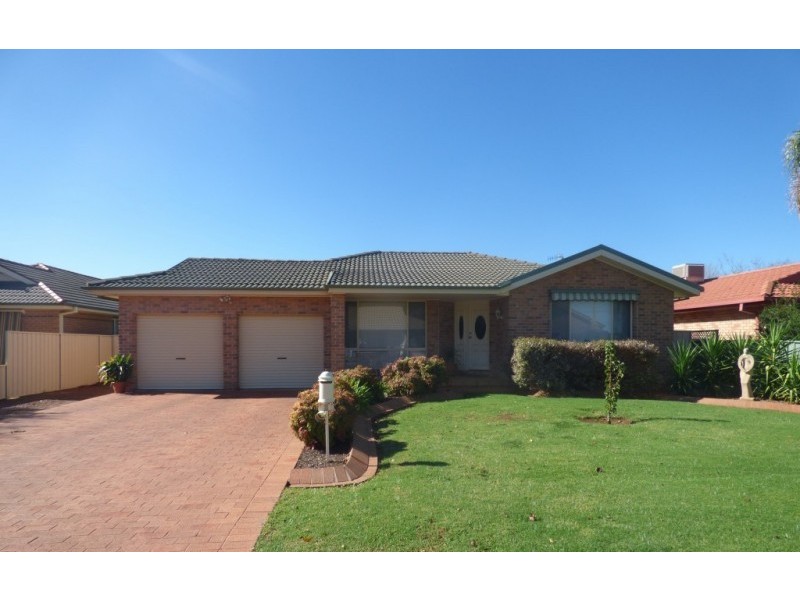6 Fonte Place, Griffith NSW 2680
