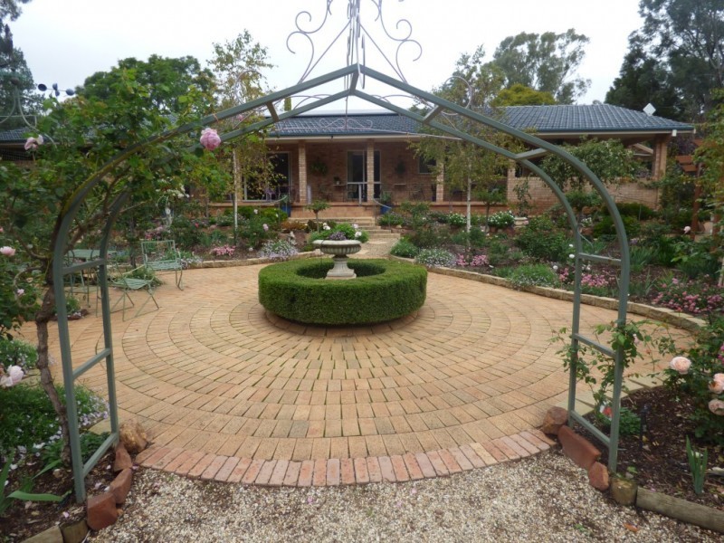 5 Maegraith Place, Lake Wyangan NSW 2680