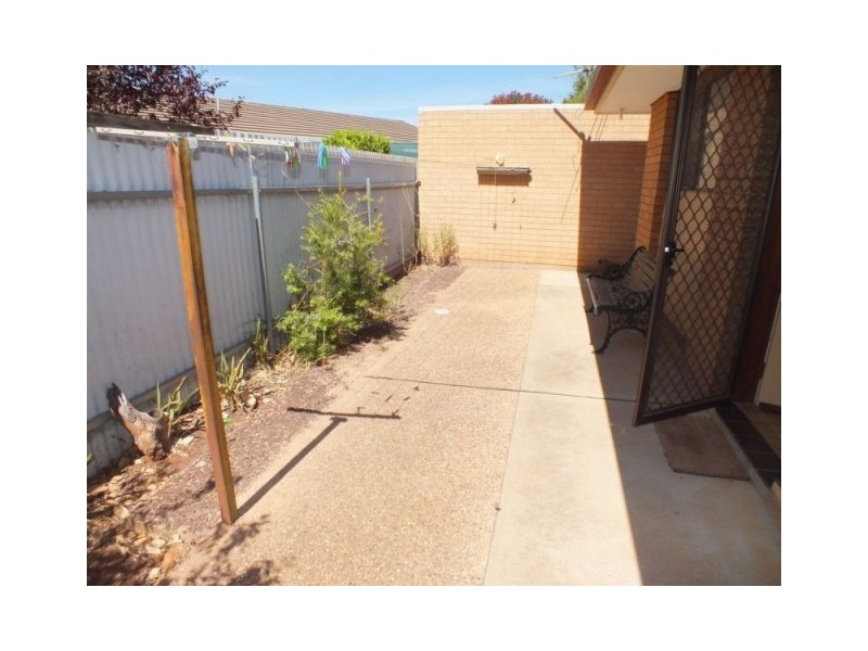 1/47-51 Clifton Boulevarde, Griffith NSW 2680