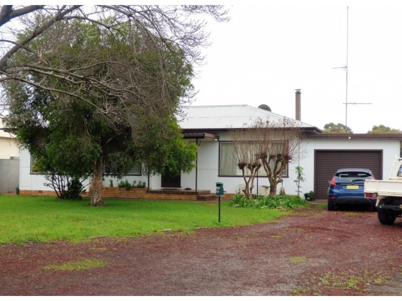 6 Oakes Road, Griffith NSW 2680