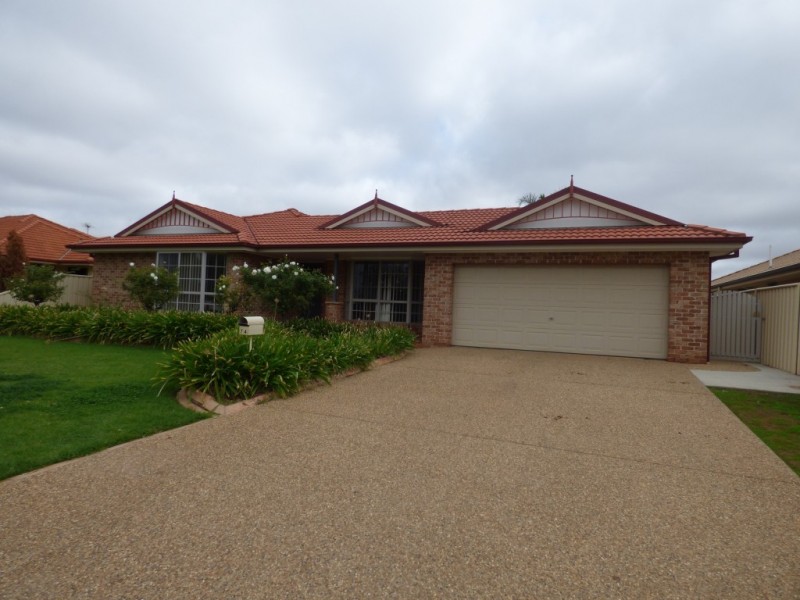 74 Murrumbidgee Avenue, Griffith NSW 2680