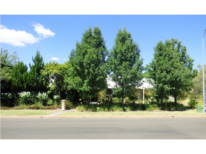 10 Bugno Crescent, Griffith NSW 2680