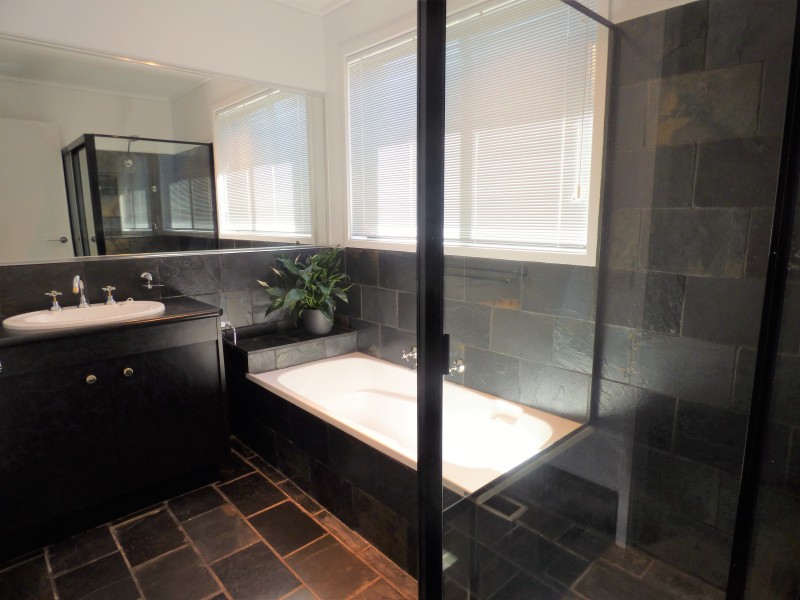 10 Bugno Crescent, Griffith NSW 2680